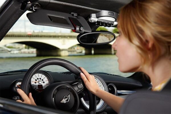 Parrot Minikit Neo 2 HD Voice Controlled Portable Bluetooth Hands Free Kit With HD Voice - Image 3